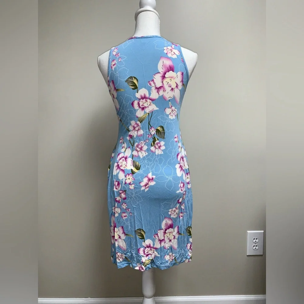 Iight blue floral dress - Picture 2 of 3